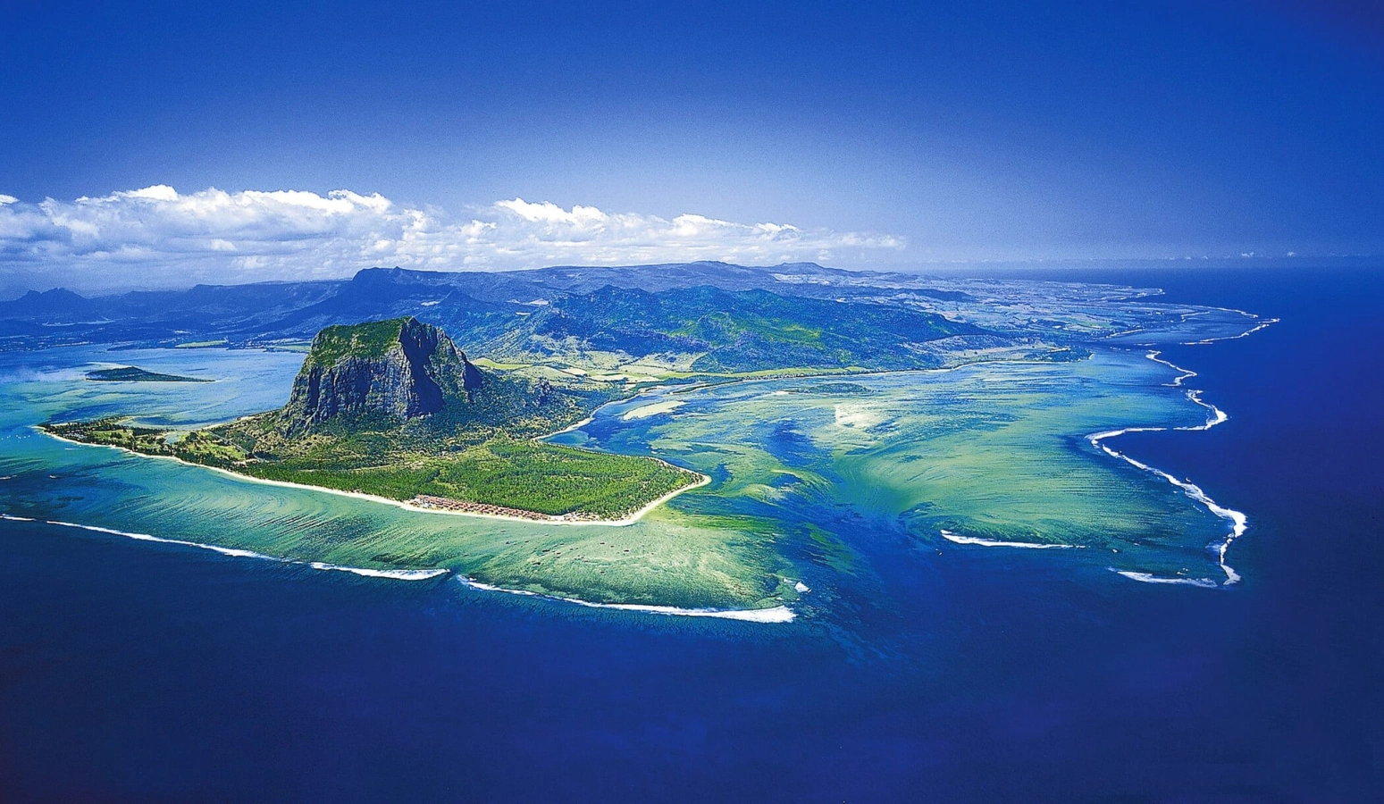 Underwater Waterfall, Maurice
