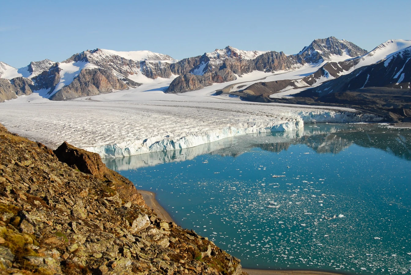 Krossfjorden, Svalbard et Jan Mayen