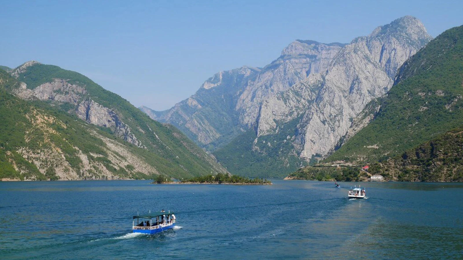 Lac de Koman, Albanie