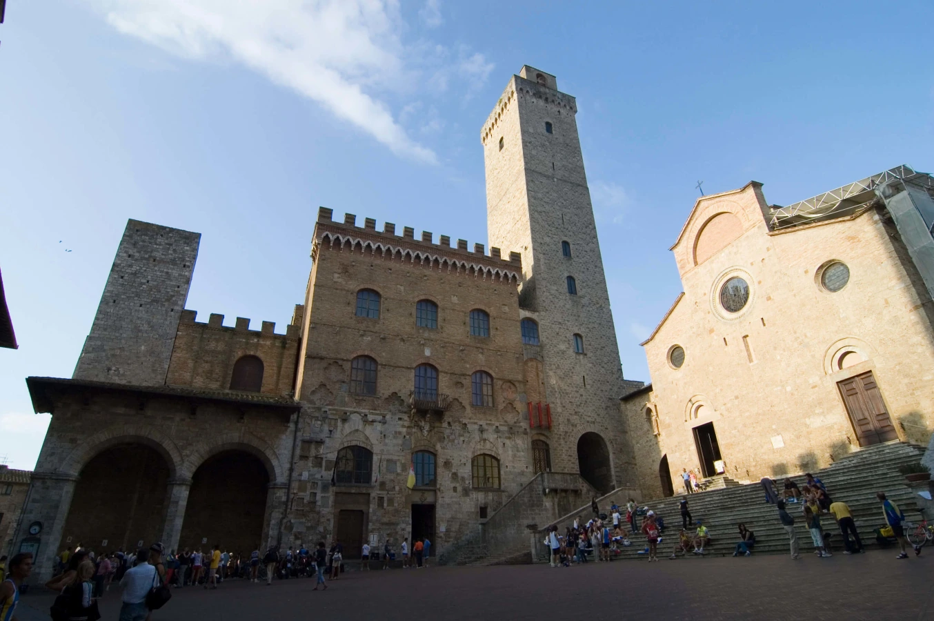 Piazza del Duomo (San Gimignano), Italie