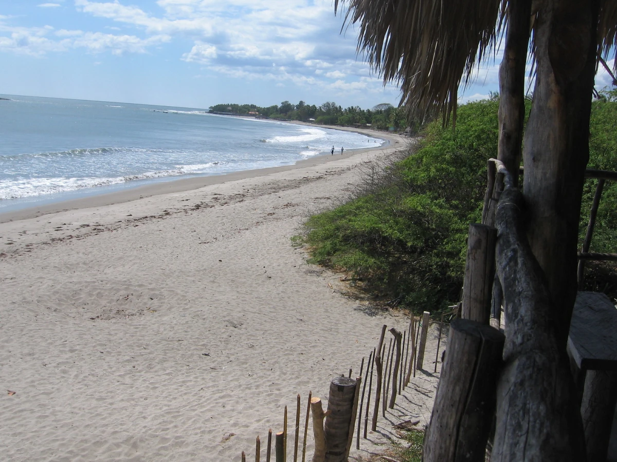 Playa Maculis, Salvador