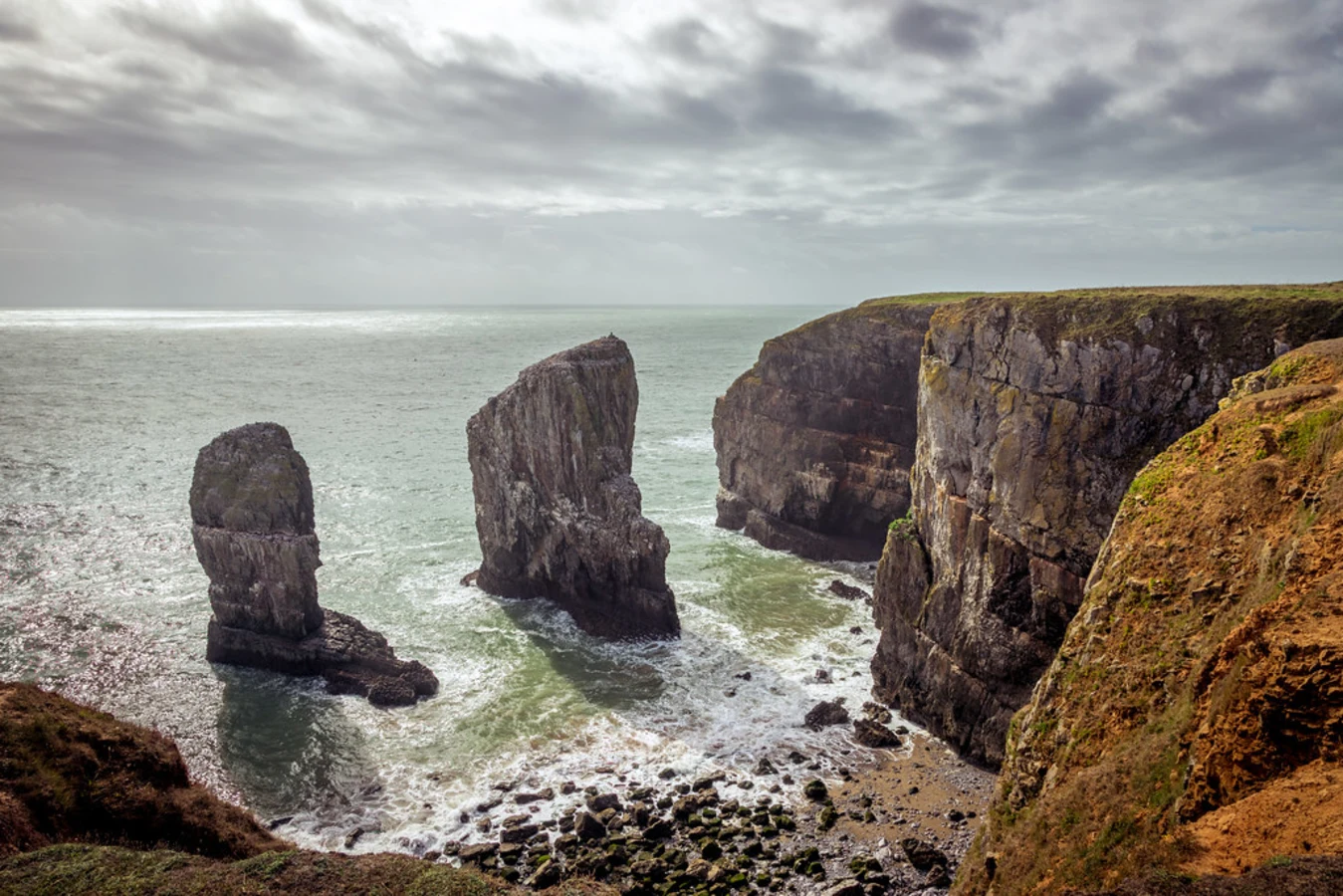 Elegug Stacks, Pays de Galles