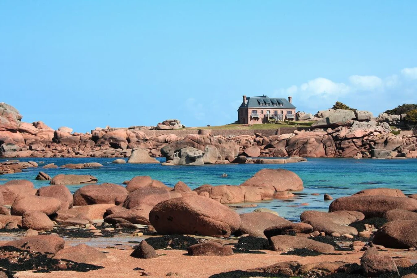Côte de granit rose, France