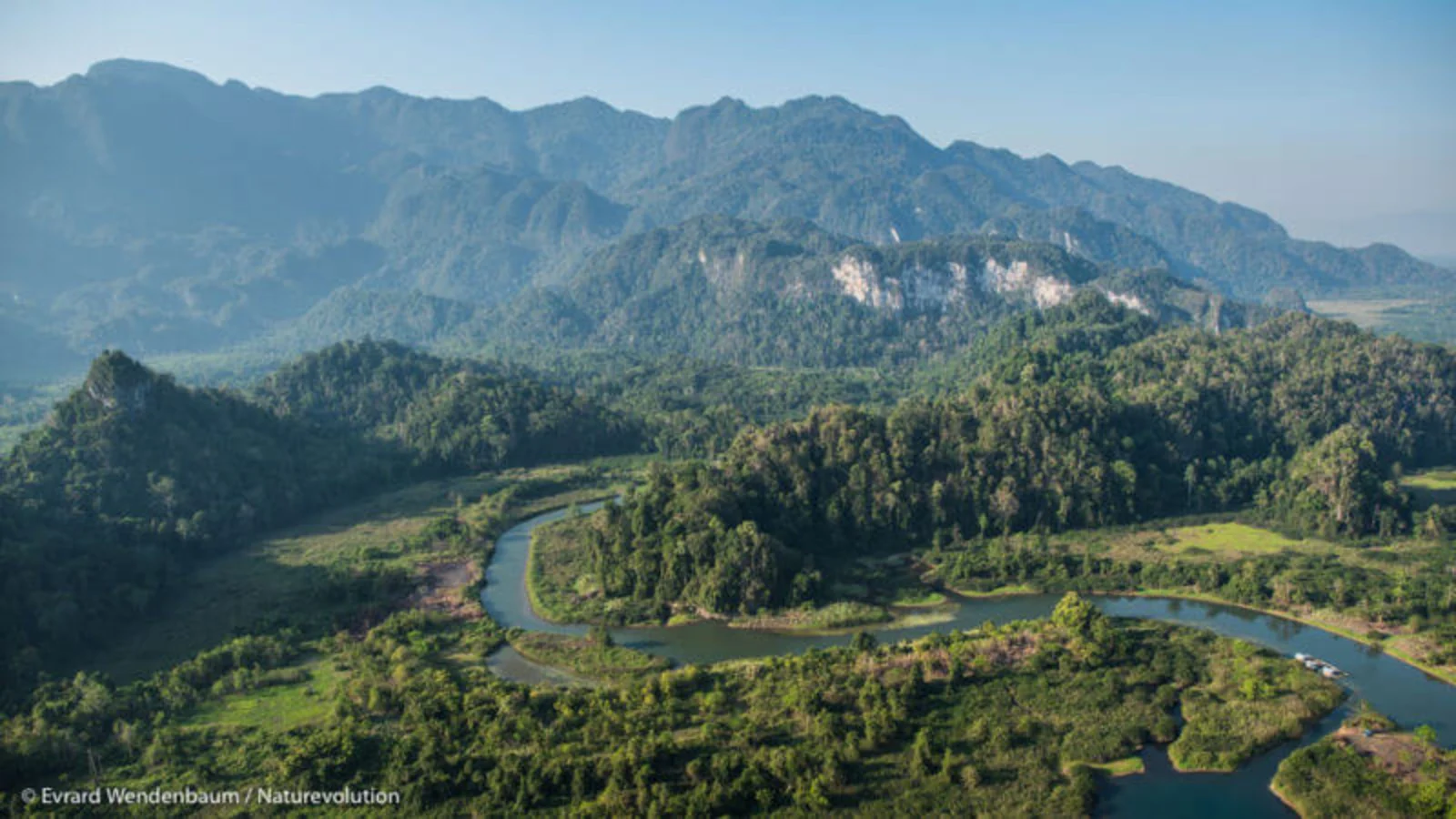 Massif de Matarombeo, Indonésie