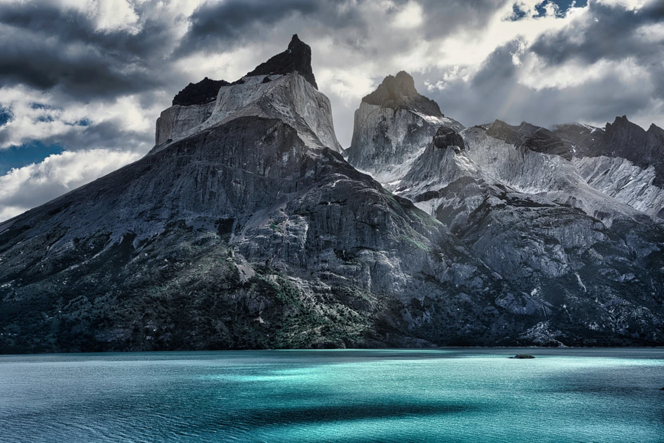 Cuernos del Paine, Chili