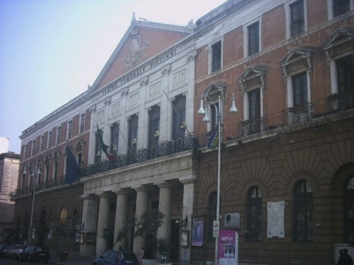 Teatro Piccinni , Italie