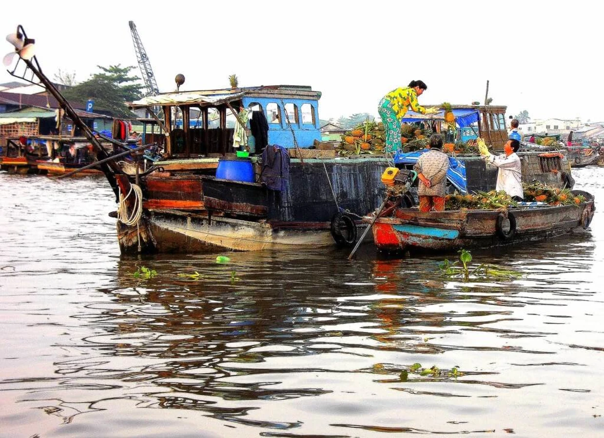 Marché flottant de Long Xuyen, Vietnam