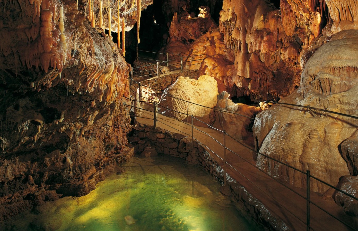 Grotte de Dargilan, France