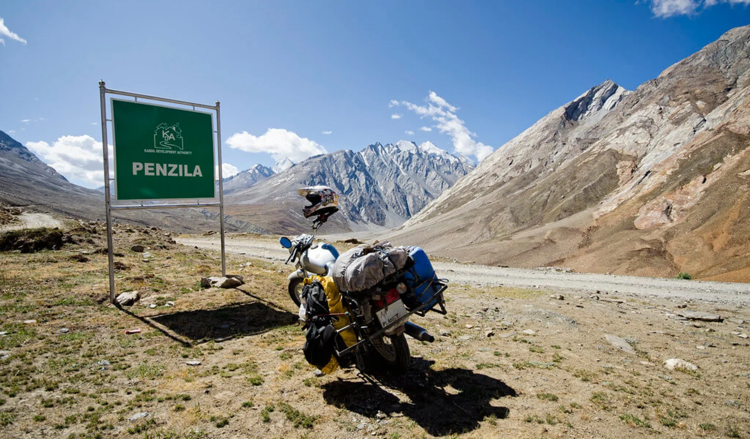Pensi La, Inde