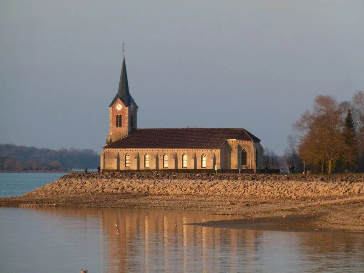 Eglise de champaubert, France