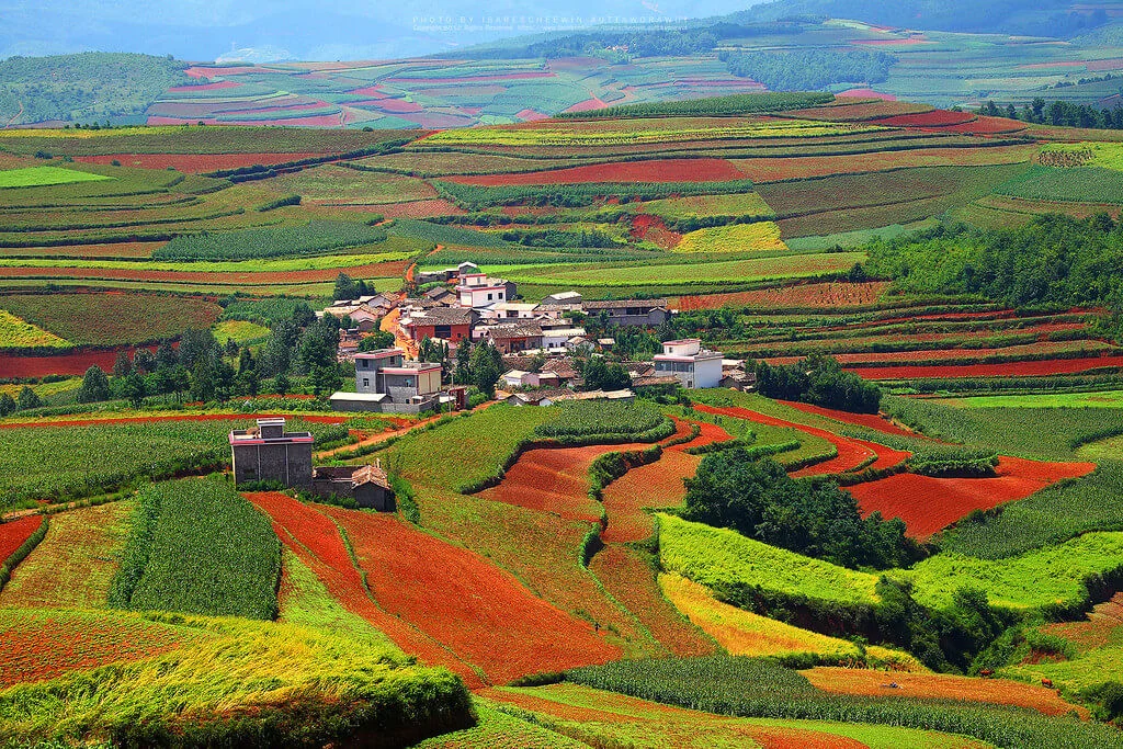 Terres rouges de Lexiaguo, Chine