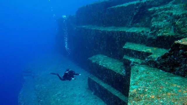 Structure sous-marine de Yonaguni, Japon