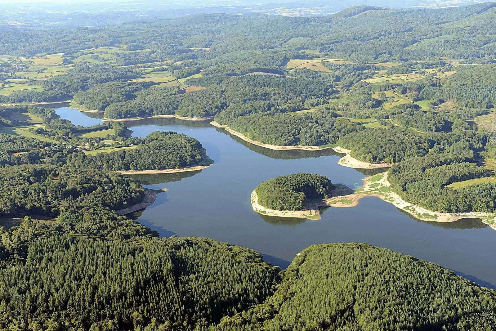 Lac de Chaumeçon, France