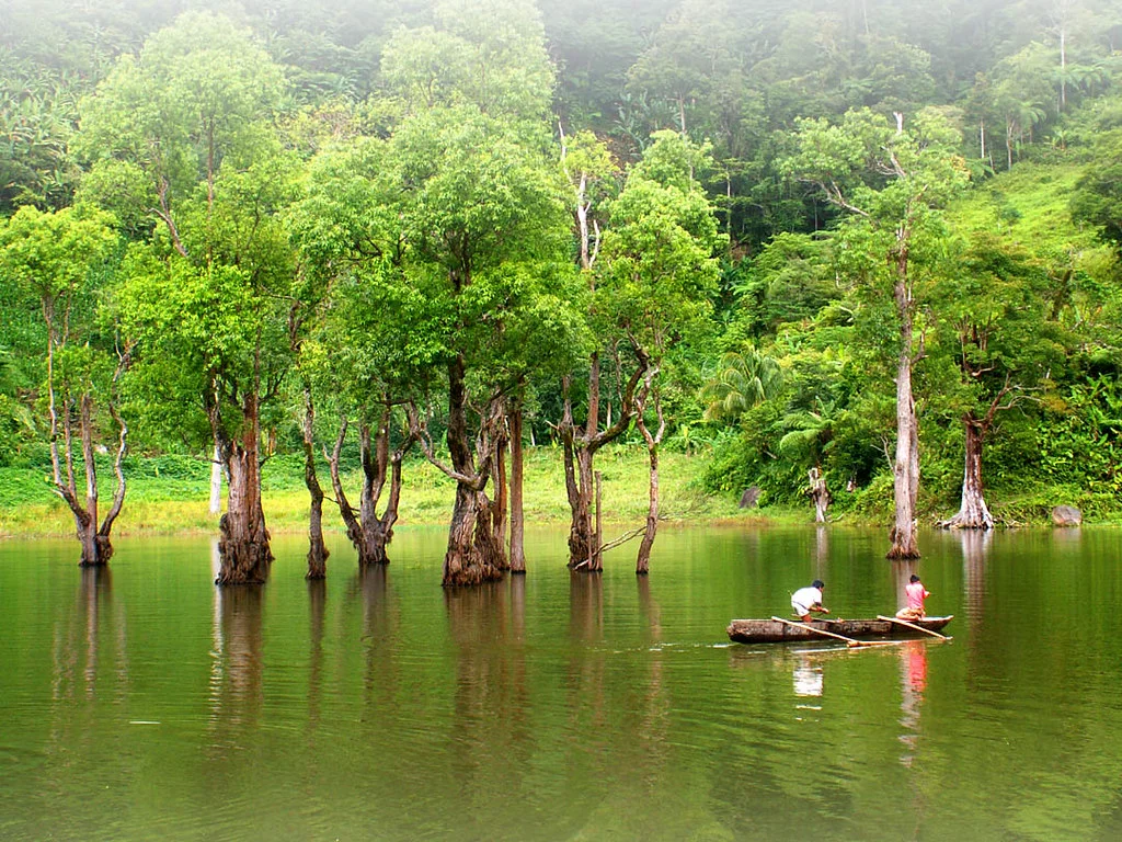Lake Balinsasayao, Philippines
