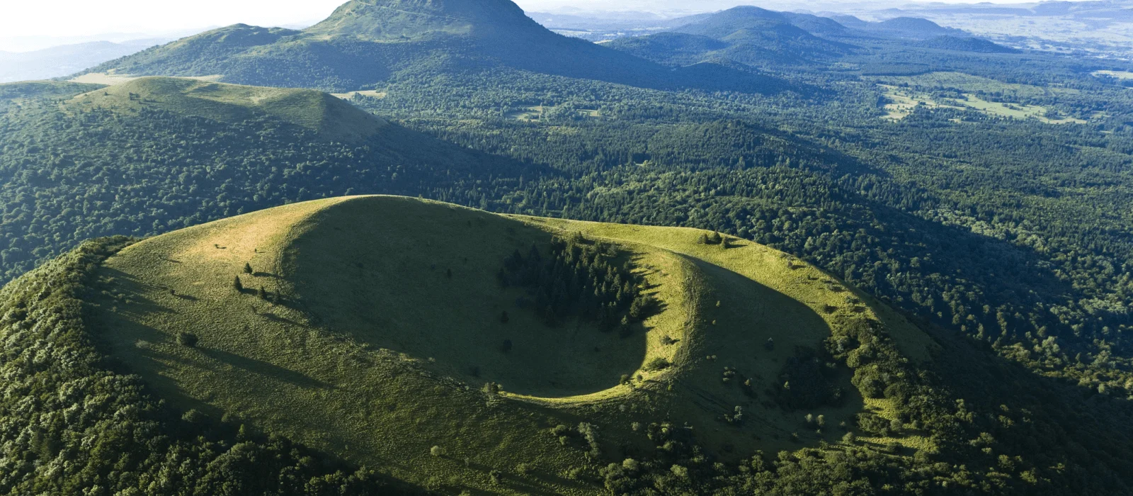 Parc naturel régional des volcans d'Auvergne, France