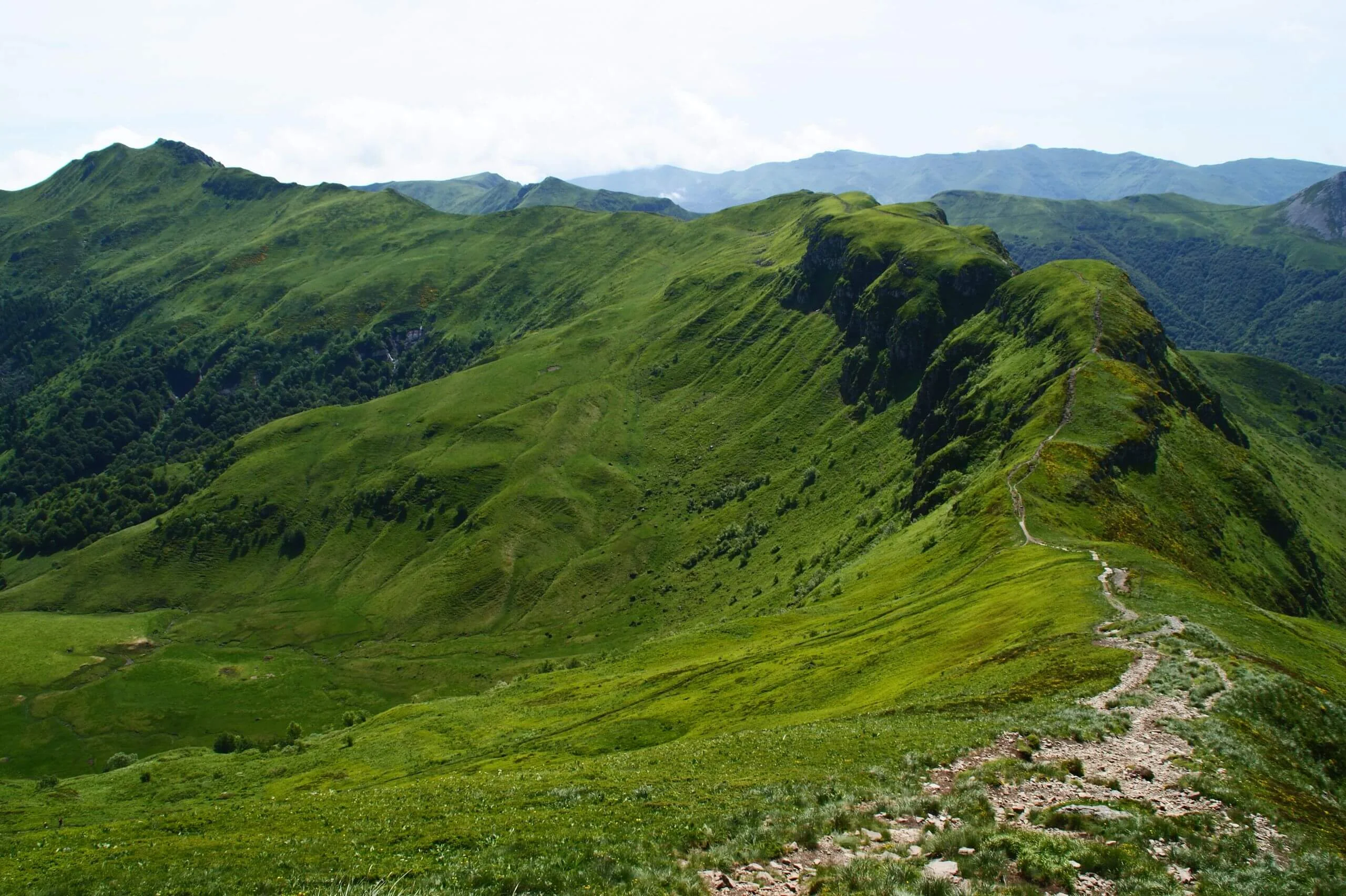 Parc naturel régional des volcans d'Auvergne, France