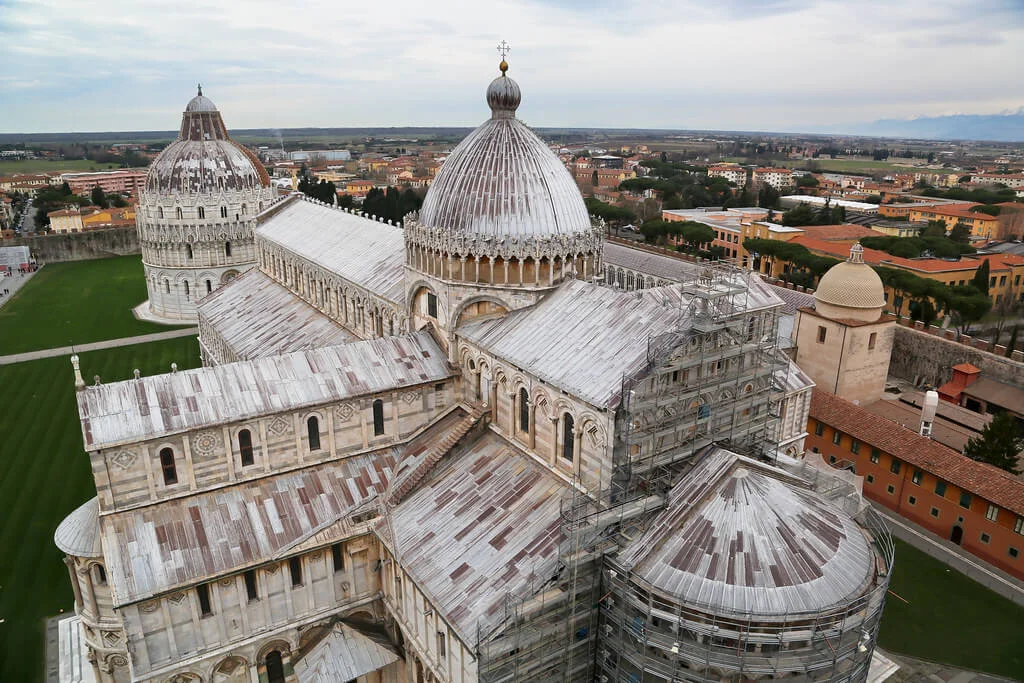 Place des Miracles, Italie