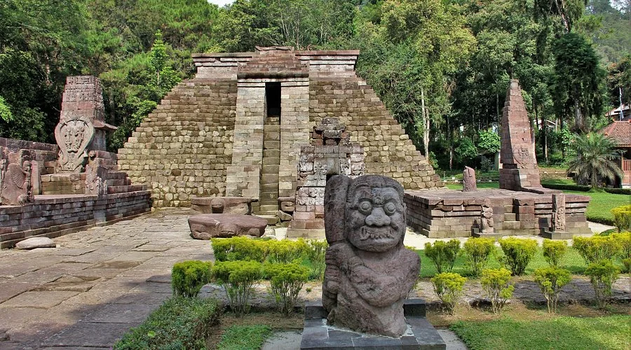 Temple de Sukuh, Indonésie