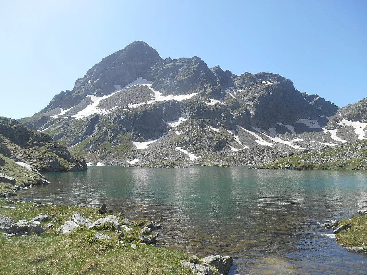 Lac de la Montagnette, France