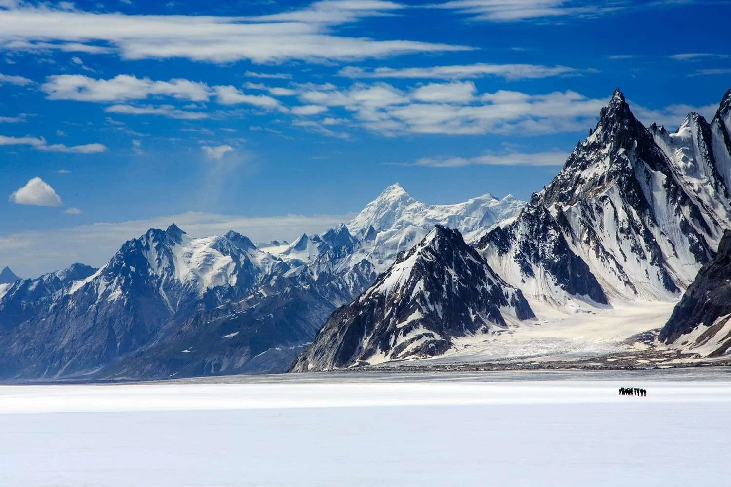 Snow Lake (Pakistan), Pakistan