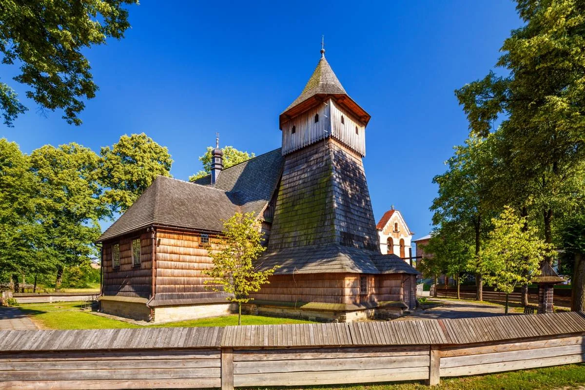 Église Saint-Michel-Archange de Binarowa, Pologne