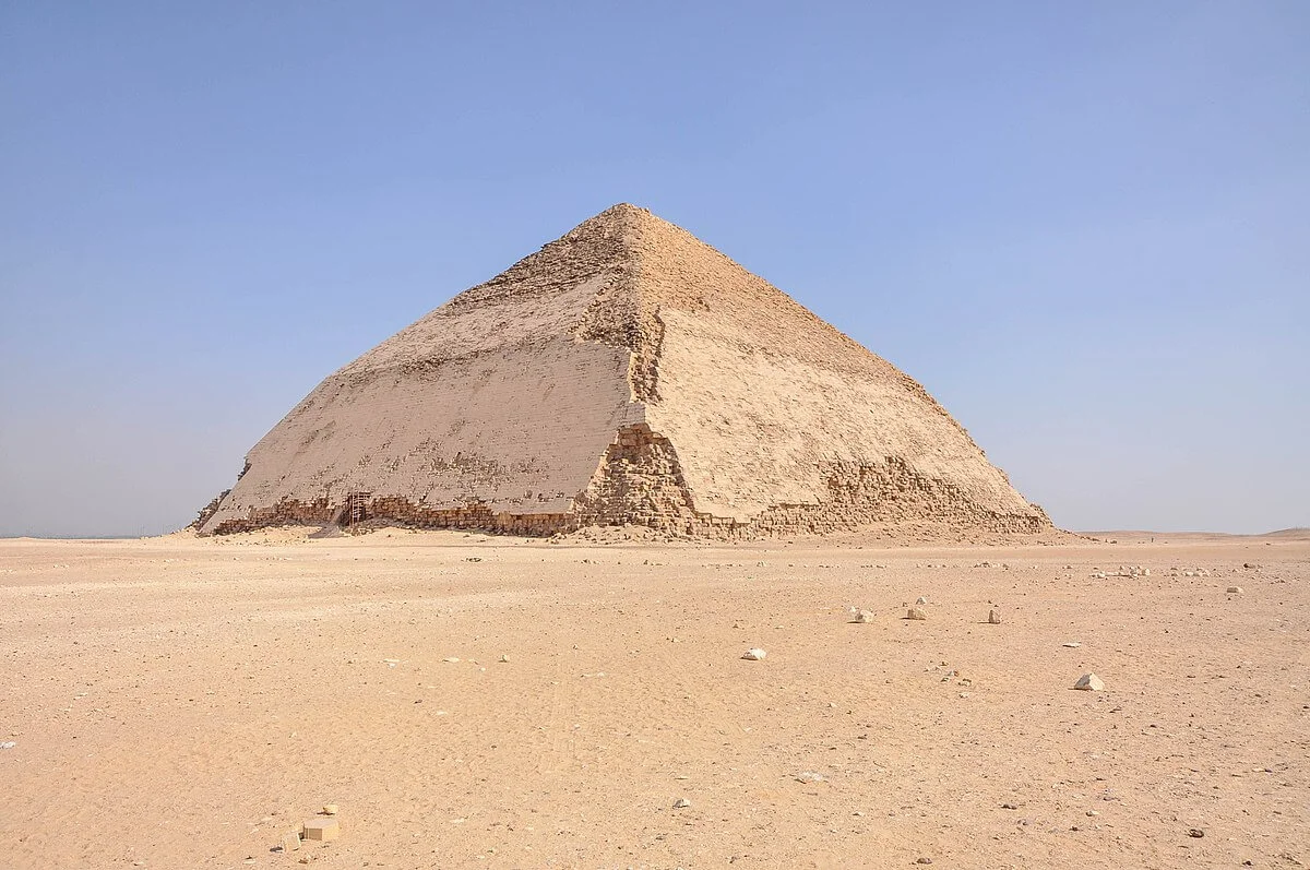 Pyramide rhomboïdale, Égypte
