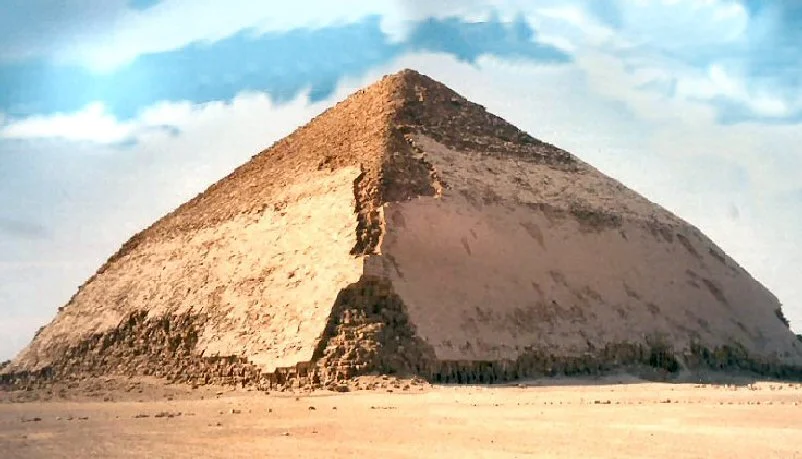 Pyramide rhomboïdale, Égypte