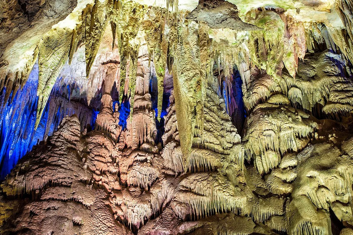 Grotte de Prométhée, Géorgie
