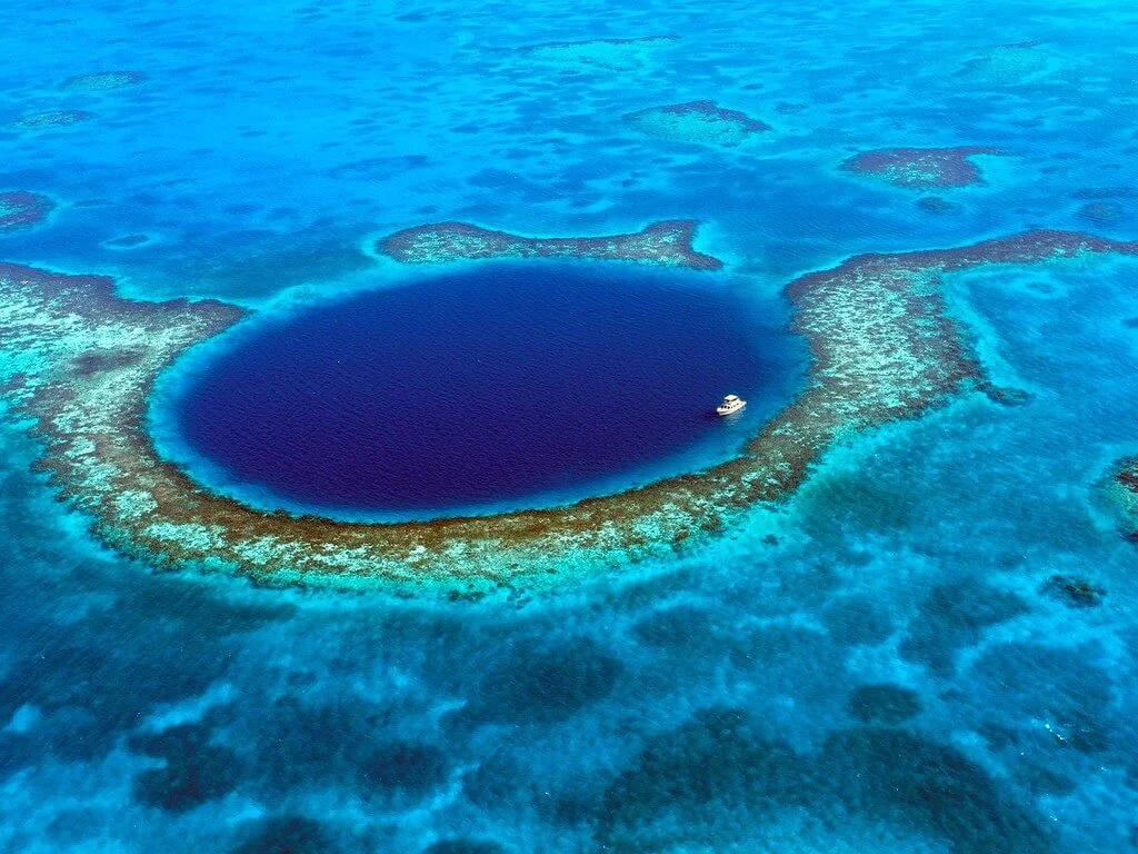 Grand Trou Bleu, Belize