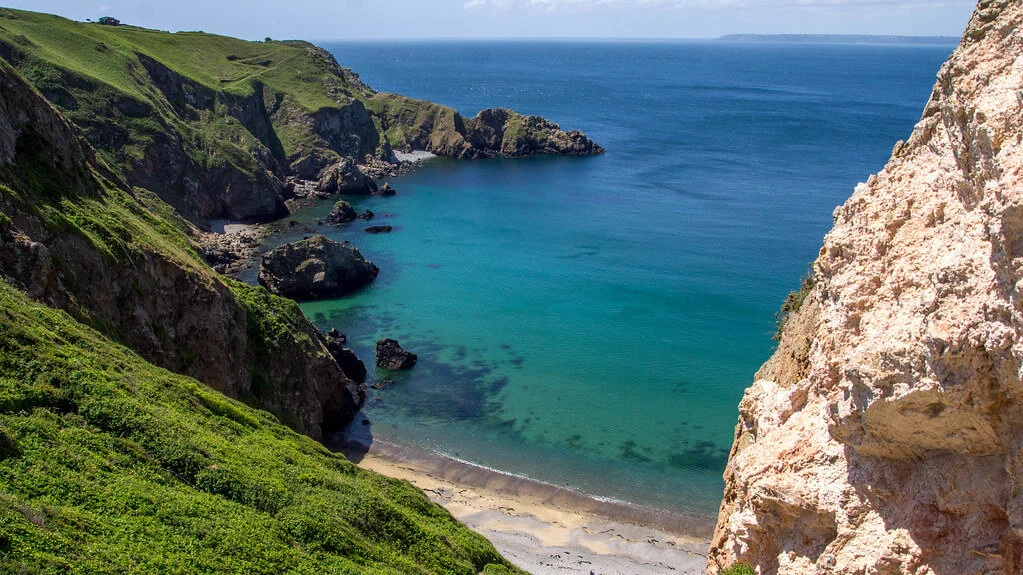 Sercq, Angleterre