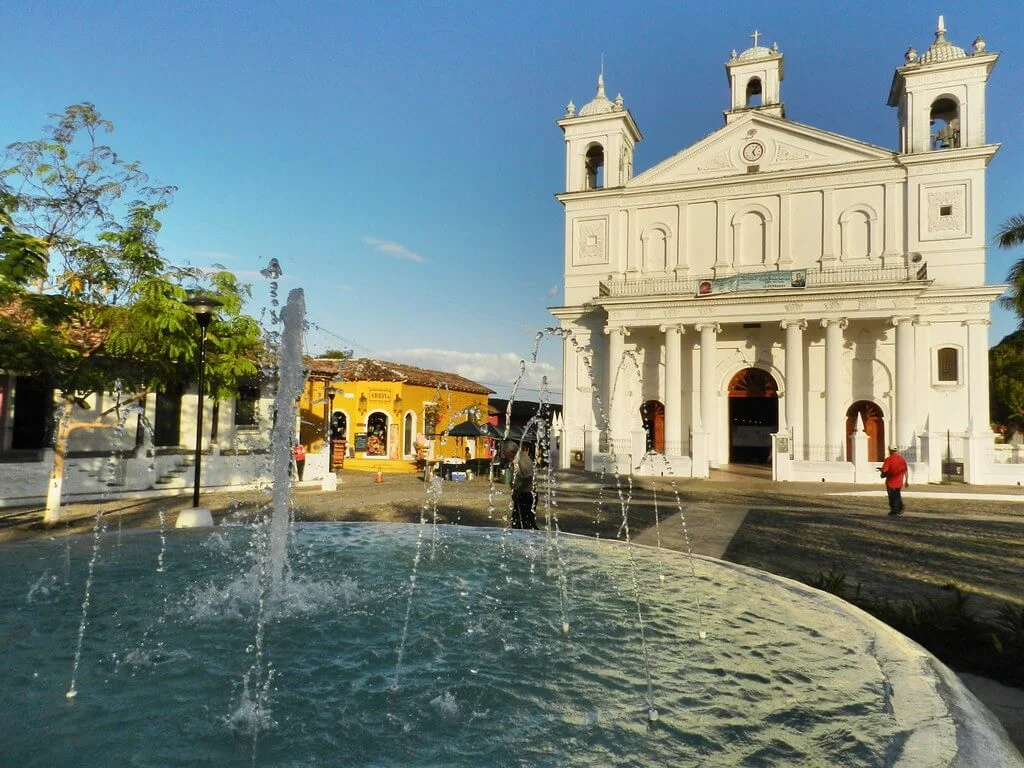 Suchitoto, Salvador