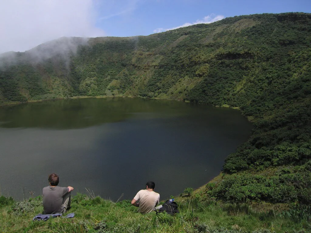 Mont Visoke, Rwanda, République démocratique du Congo