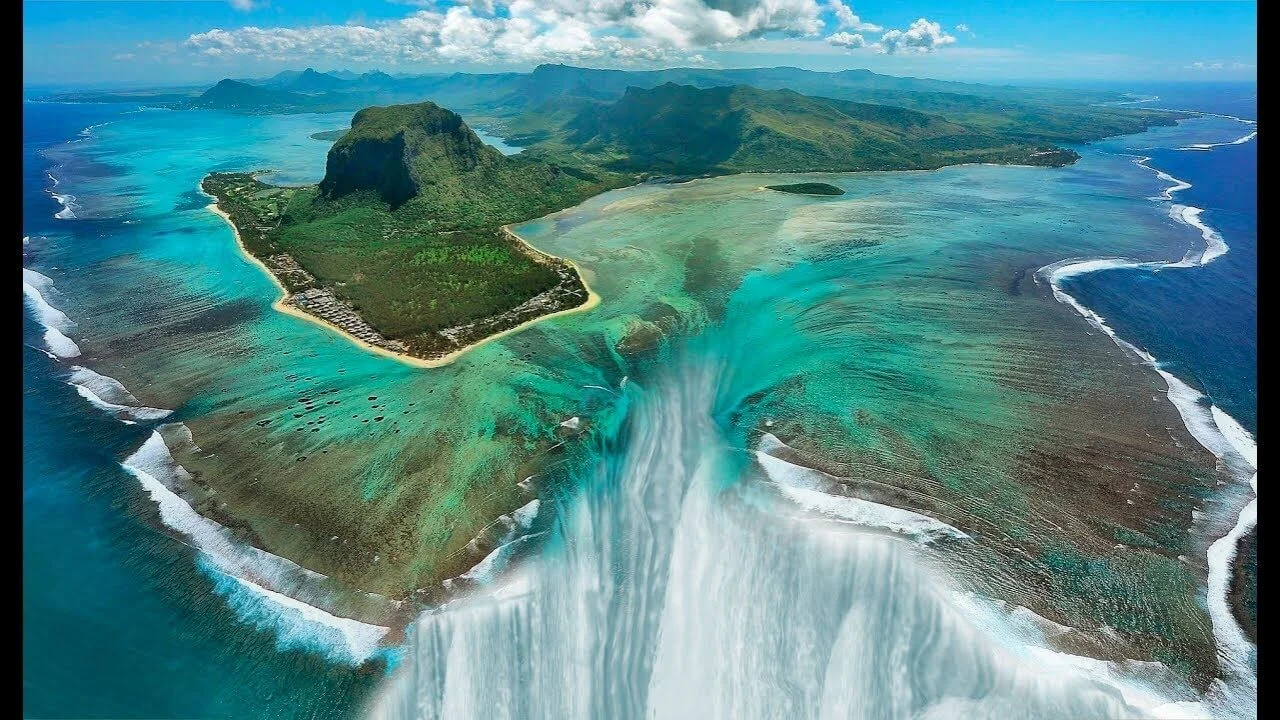 Underwater Waterfall, Maurice