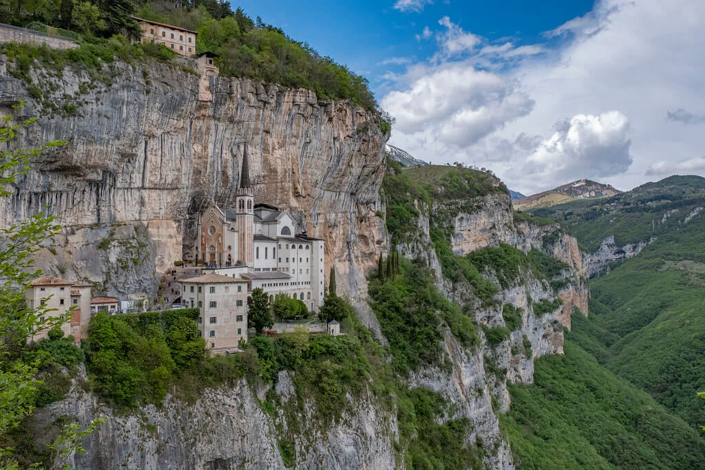 Sanctuaire della Madonna della Corona, Italie