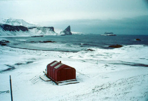 Baie Larose, Terres australes et antarctiques françaises