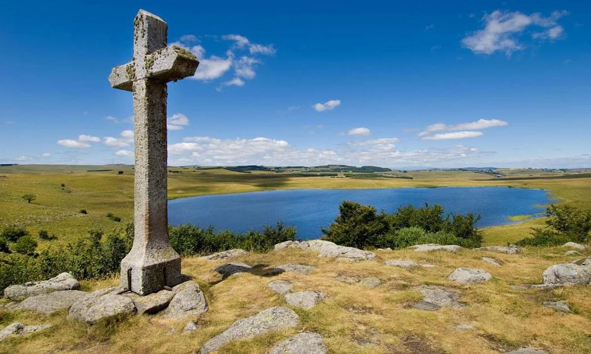 Lac de Saint-Andéol, France