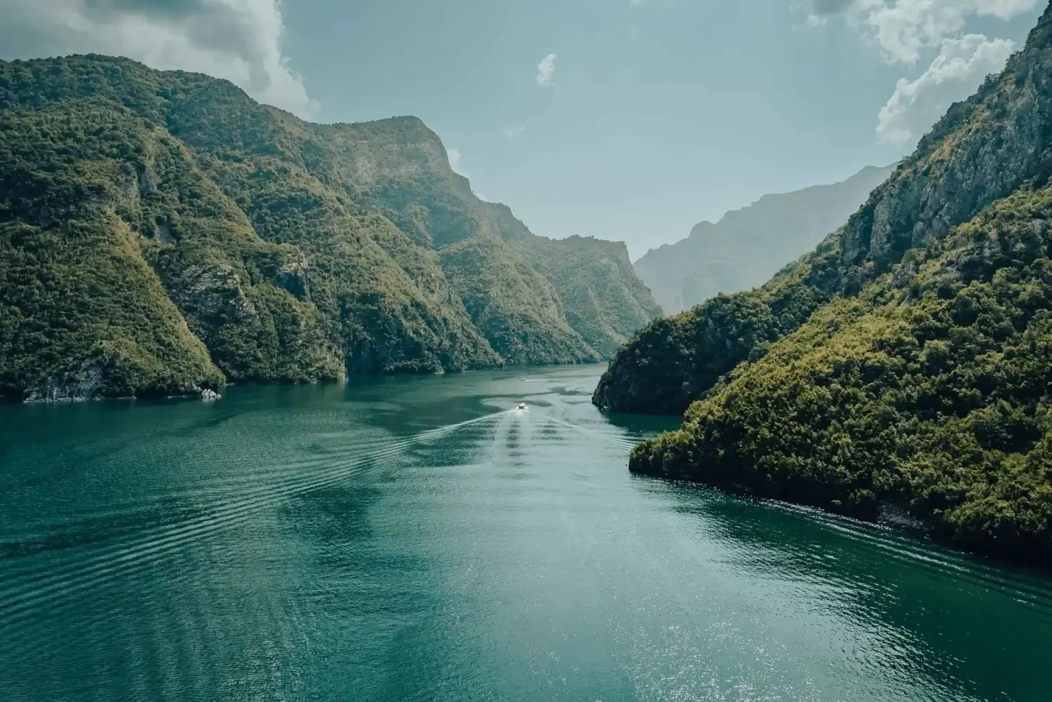 Lac de Koman, Albanie