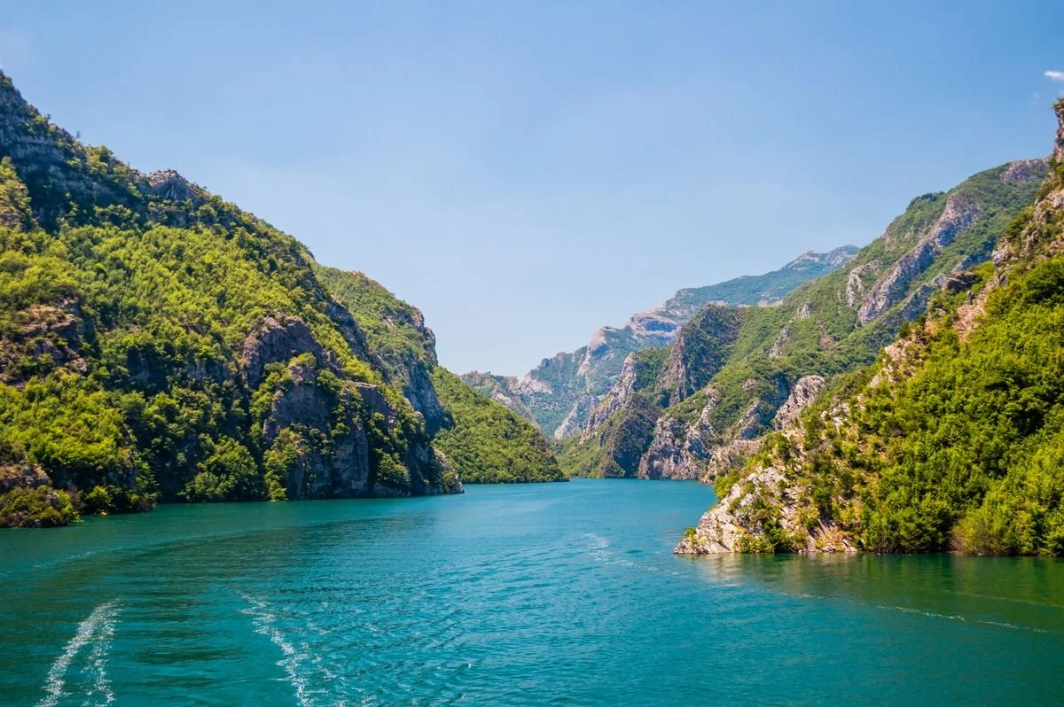Lac de Koman, Albanie