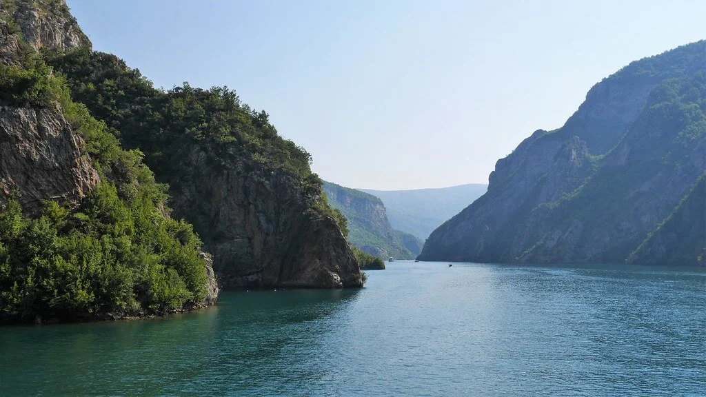 Lac de Koman, Albanie