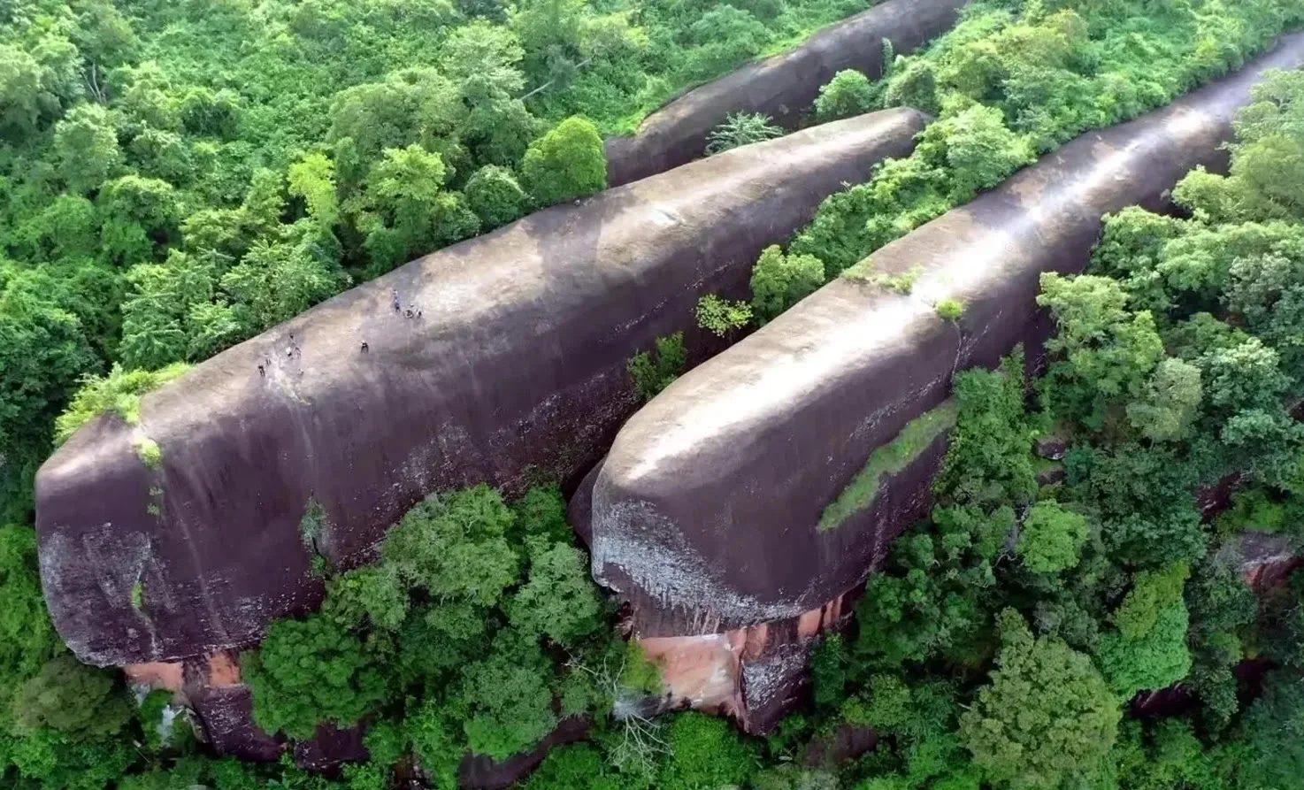 Three Whale Rock, Thaïlande