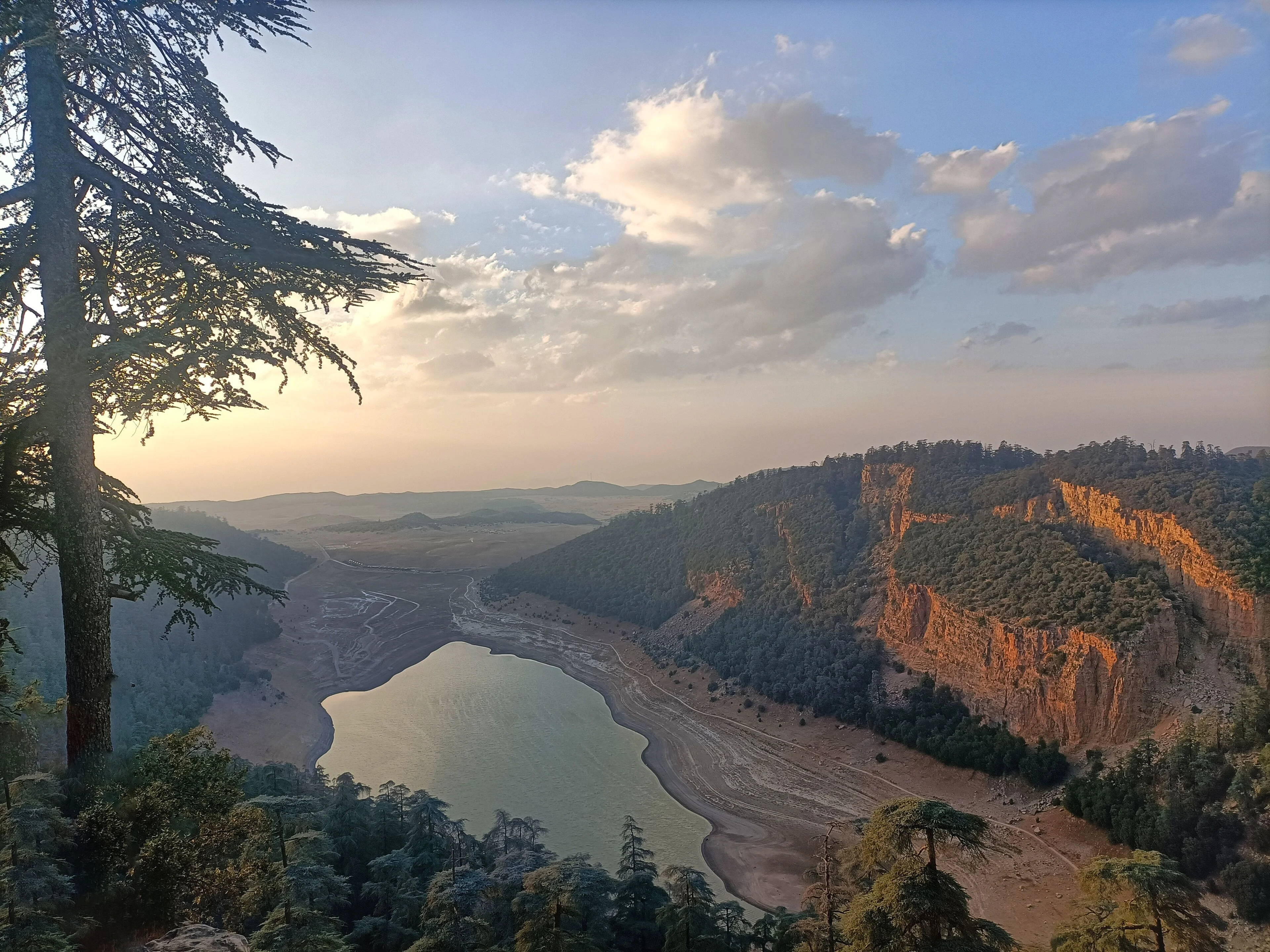 Aguelmam Azegza, Maroc