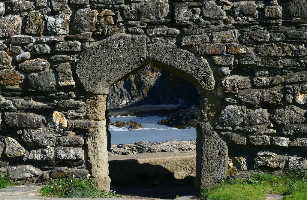 Cwm-yr-Eglwys, Pays de Galles