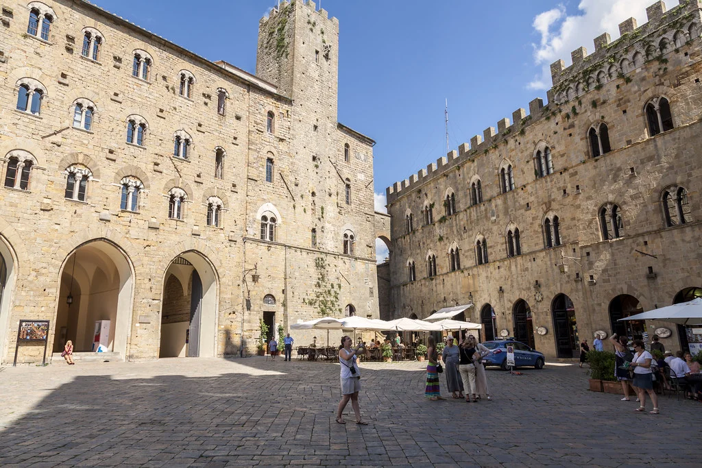 Palais des Prieurs (Volterra), Italie