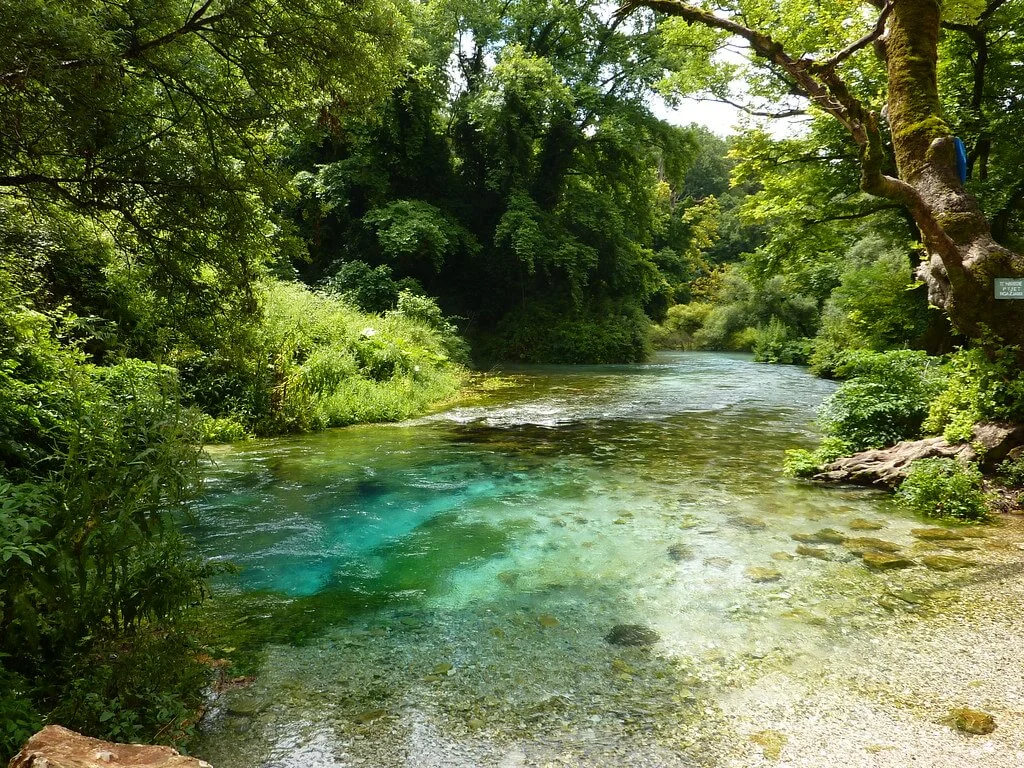 Blue Eye, Albanie