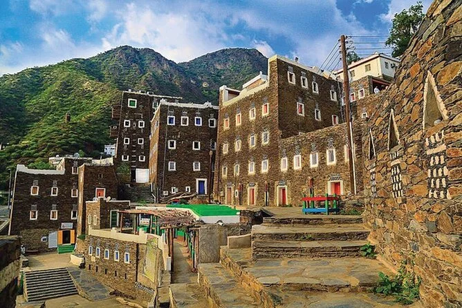Rijal Almaa, Arabie saoudite