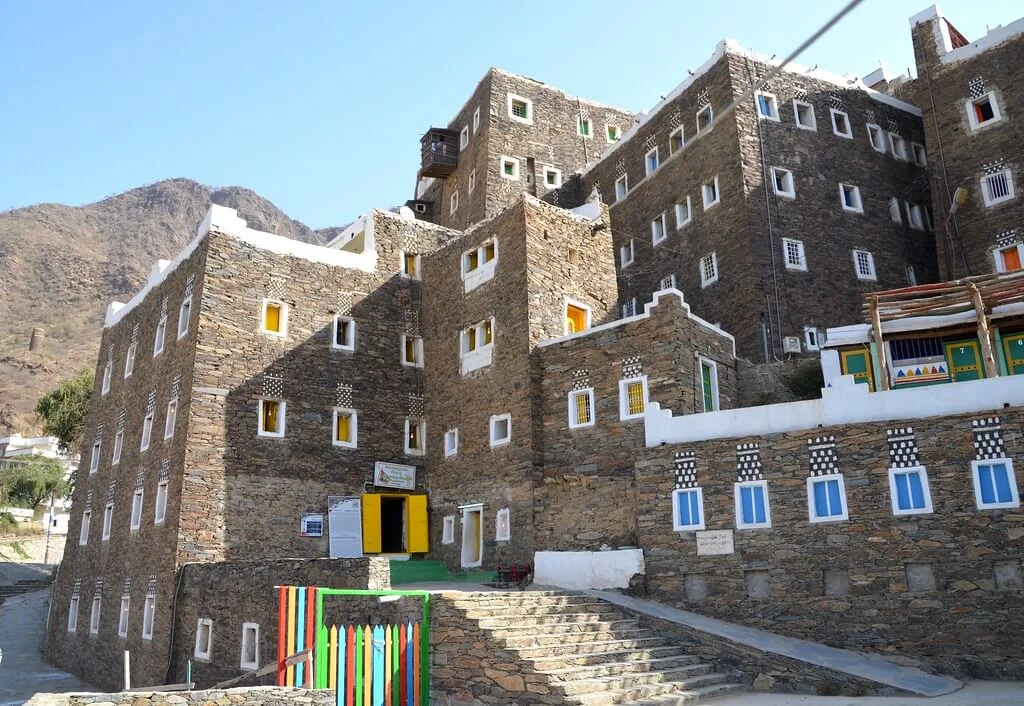 Rijal Almaa, Arabie saoudite