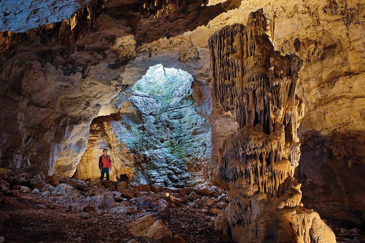 Grotte des Demoiselles, France