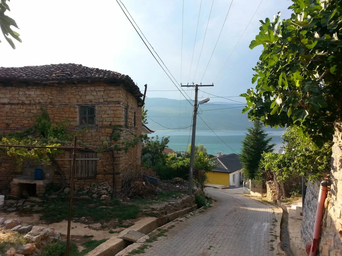 Lin, Albanie