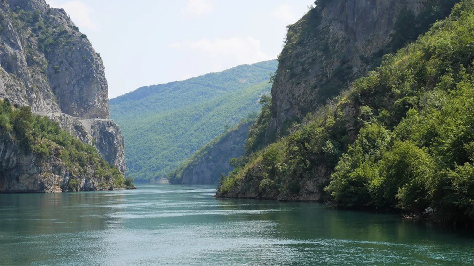 Lac de Koman, Albanie