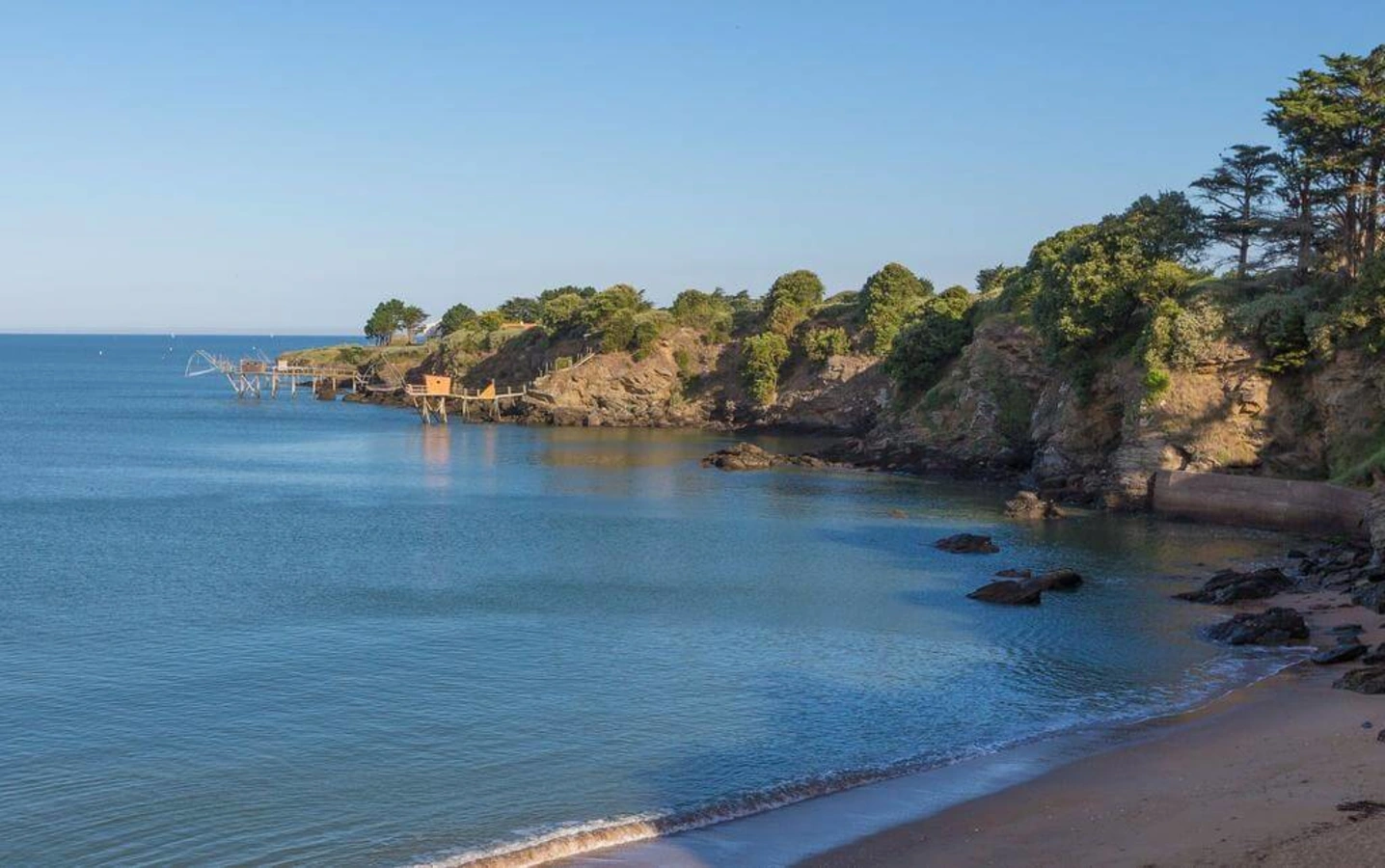 Plage de la fontaine aux Bretons, France